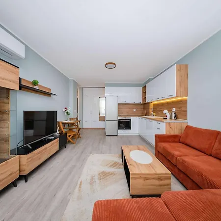 Appartamento Modern 1br With Balcony Steps From The By Flаt Mаnаgеr *