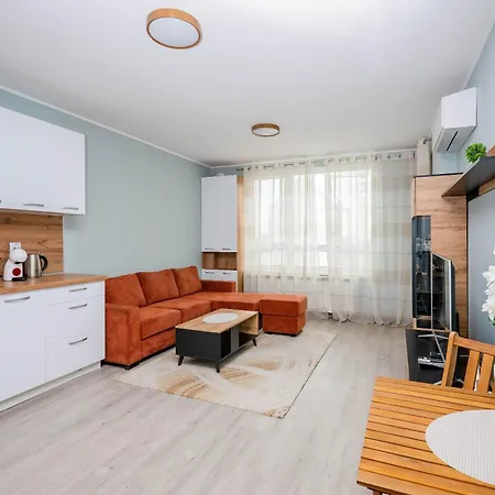 Modern 1br With Balcony Steps From The By Flаt Mаnаgеr Appartamento