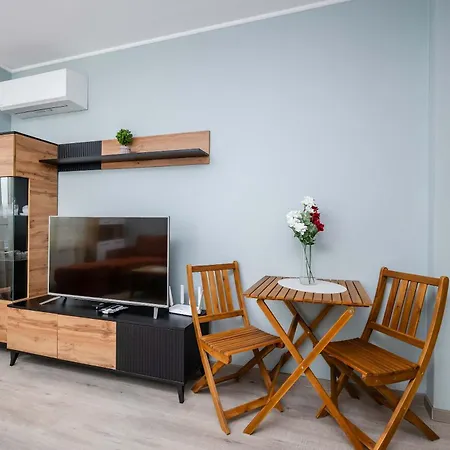 Modern 1br With Balcony Steps From The By Flаt Mаnаgеr Appartamento Sofia