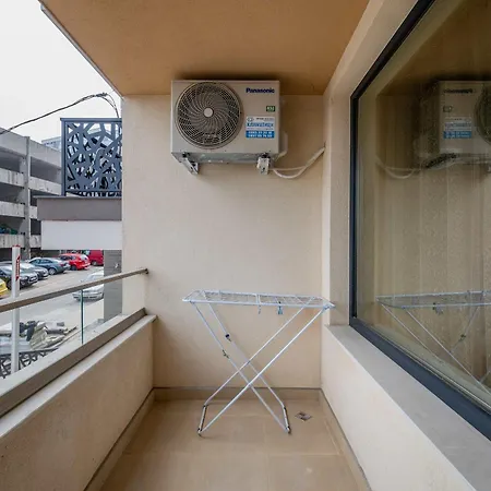 Appartamento Modern 1br With Balcony Steps From The By Flаt Mаnаgеr Sofia